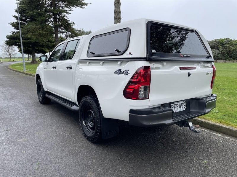 2022 Toyota Hilux SR 2.8DT Automatic 4WD Double... image 3