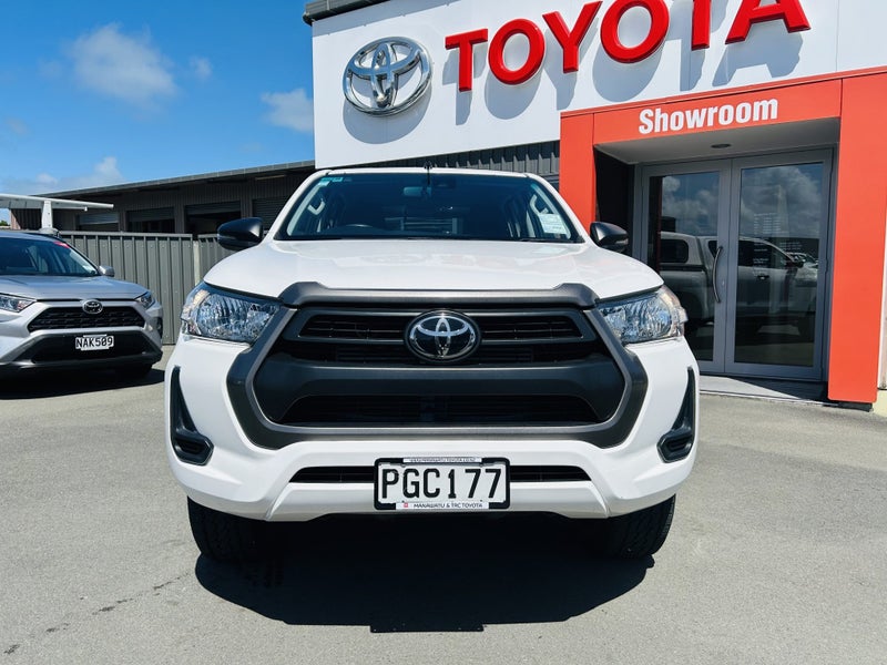 2022 Toyota Hilux SR 2.8DT Automatic 4WD Double... image 2