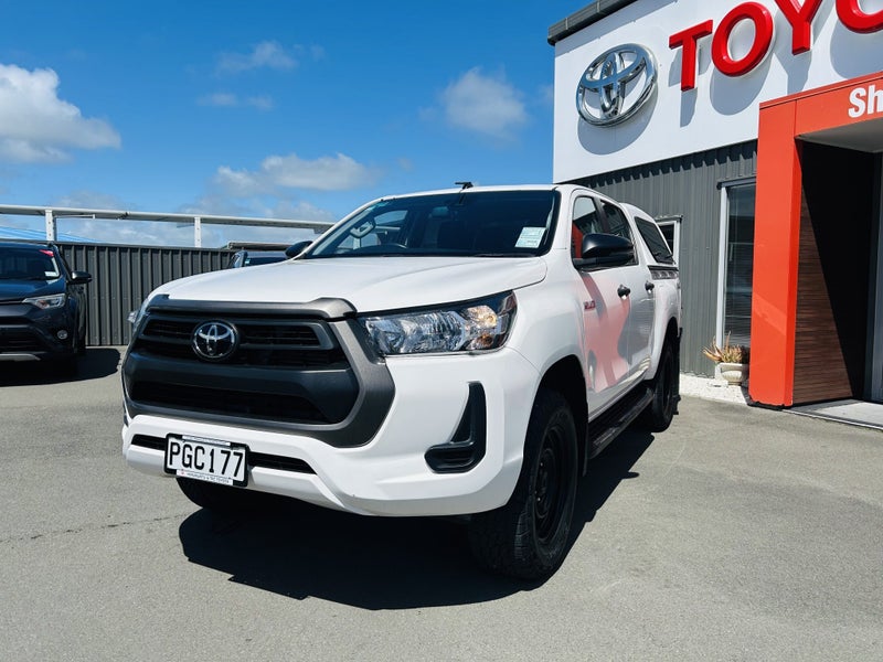 2022 Toyota Hilux SR 2.8DT Automatic 4WD Double... image 3