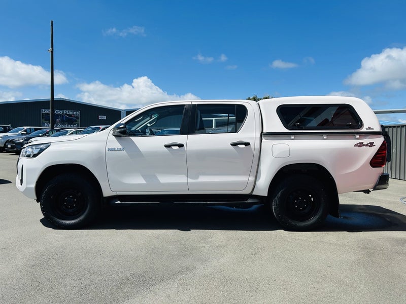 2022 Toyota Hilux SR 2.8DT Automatic 4WD Double... image 5