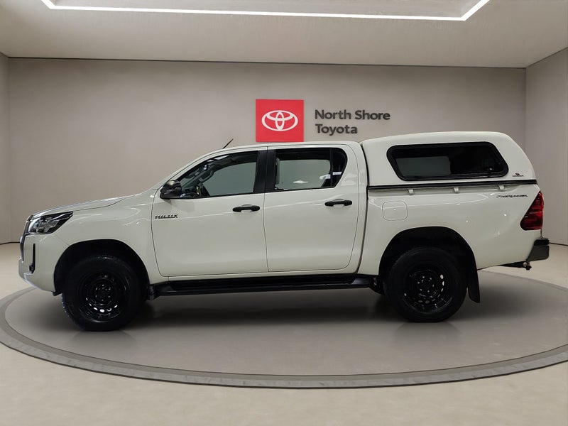 2022 Toyota Hilux SR 2.8L Diesel Turbo 2WD Ute image 4