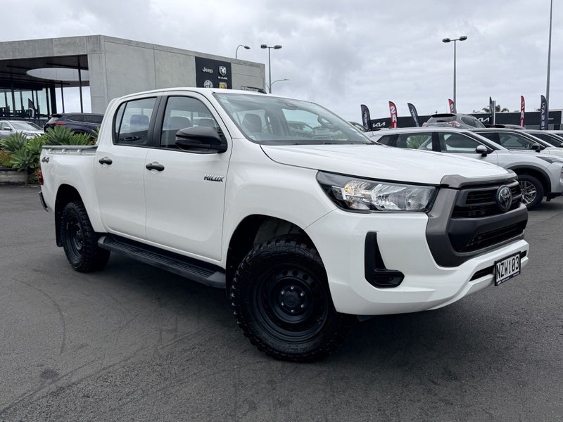 2022 Toyota Hilux SR TD DC 2.8 DIESEL TURBO 4WD image 4