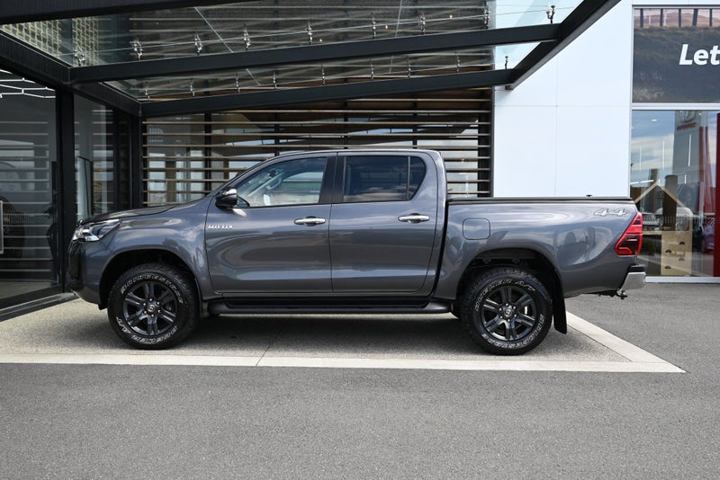 2022 Toyota Hilux SR5 2.8 Turbo Diesel 4WD Utility image 3