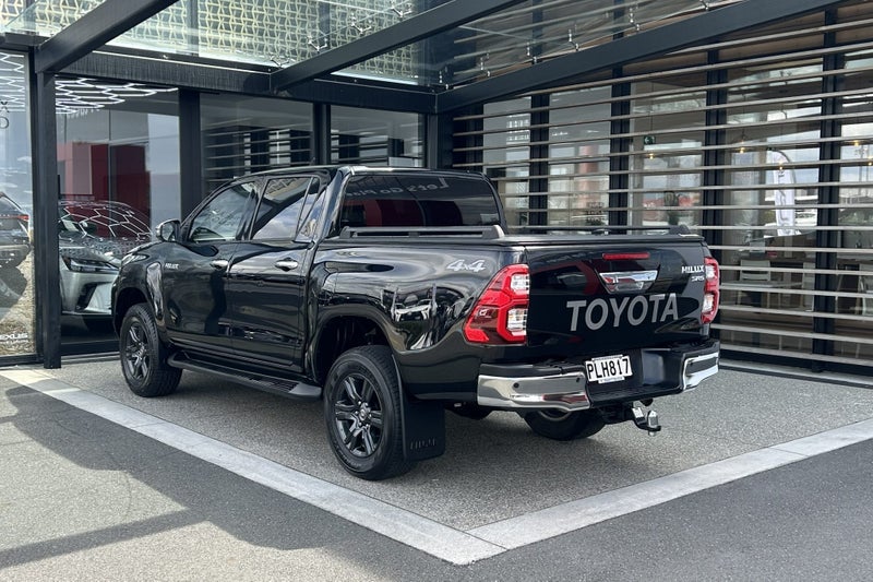 2022 Toyota Hilux SR5 2.8 Turbo Diesel 4WD Utility image 2