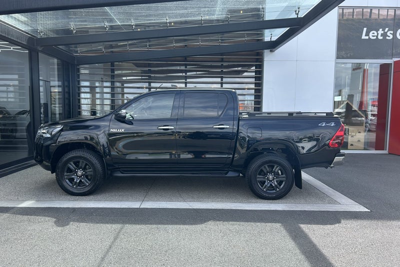 2022 Toyota Hilux SR5 2.8 Turbo Diesel 4WD Utility image 3
