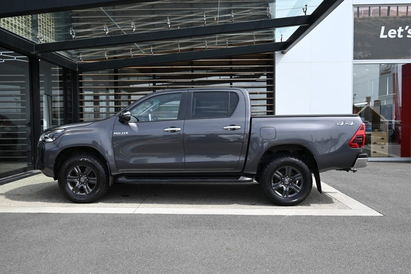 2022 Toyota Hilux SR5 2.8 Turbo Diesel 4WD Utility image 3