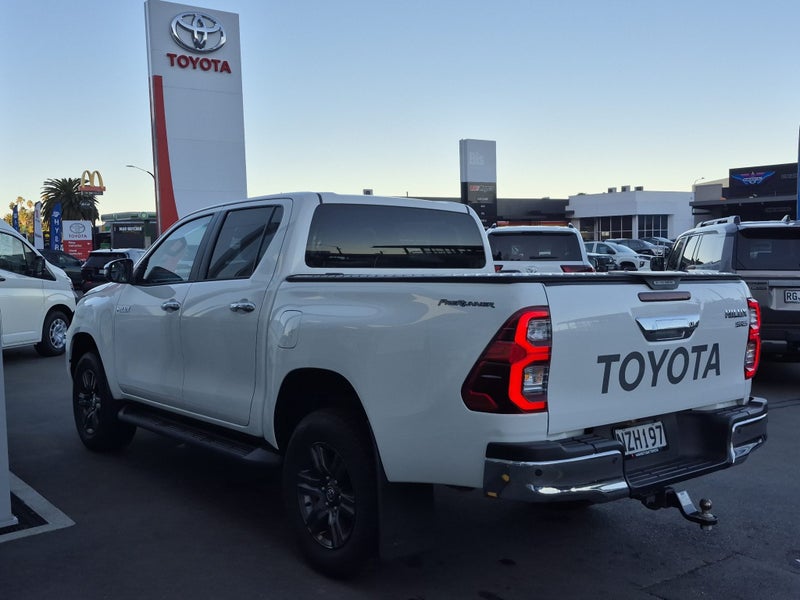 2022 Toyota Hilux SR5 2.8DT 2WD Auto image 5
