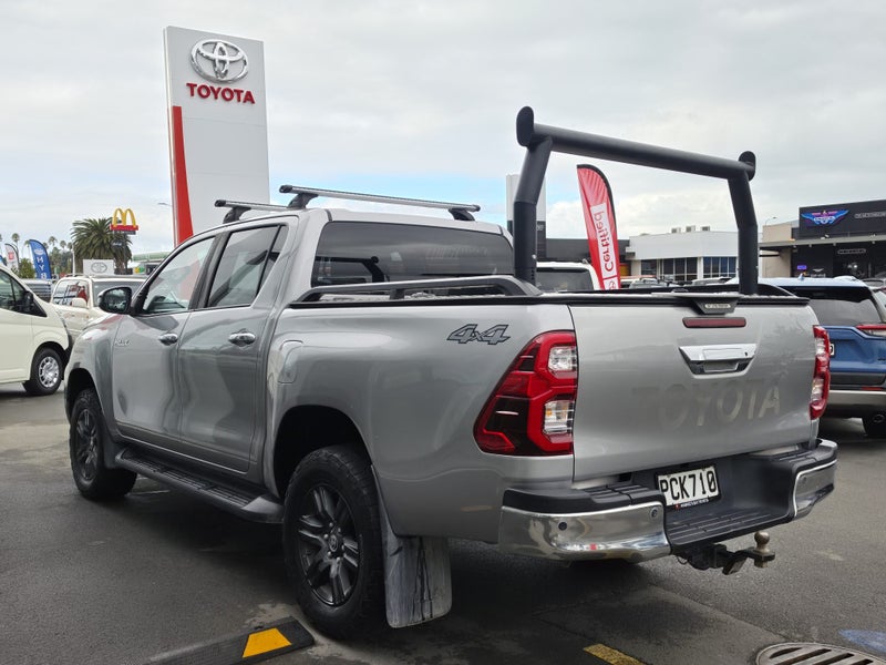 2022 Toyota Hilux SR5 2.8DT 4WD 6M image 5