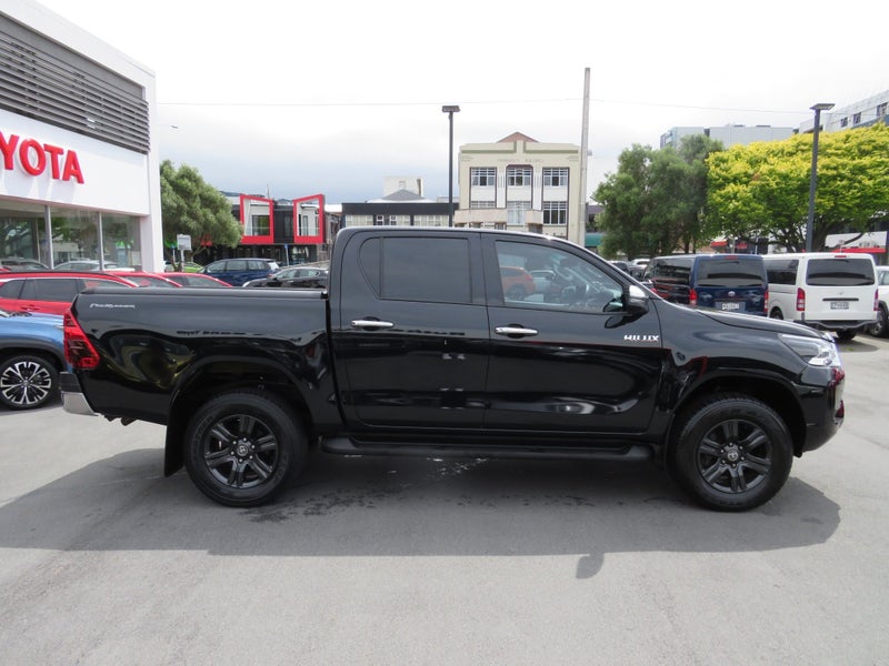 2022 Toyota Hilux SR5 2.8DT 6AT 2WD image 3