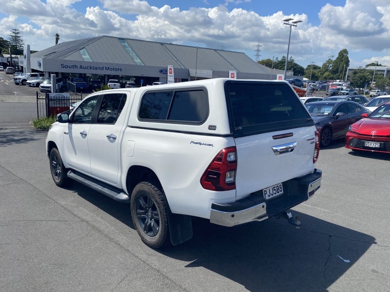 2022 Toyota Hilux SR5 2.8DT 6AT 2WD D/Cab image 3