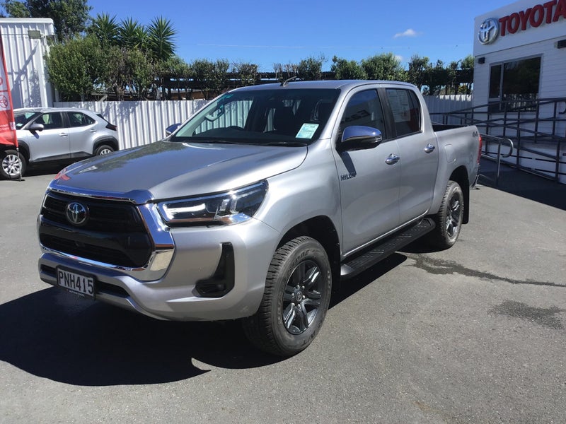 2022 Toyota Hilux SR5 2.8DT 6AT 4WD image 3