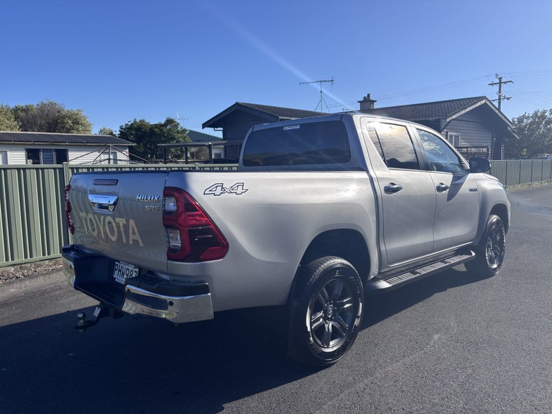 2022 Toyota Hilux SR5 2.8DT 6AT 4WD DCW/4D/5S (... image 3