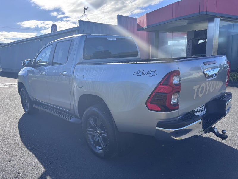 2022 Toyota Hilux SR5 2.8DT 6AT 4WD DCW/4D/5S (... image 5