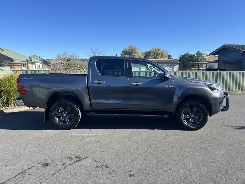 2022 Toyota Hilux SR5 2.8DT 6AT 4WD DCW/4D/5S (... image 2