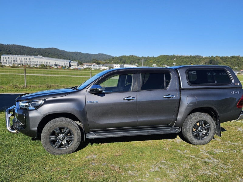 2022 Toyota Hilux SR5 2.8DT 6AT 4WD DCW/4D/5S image 3
