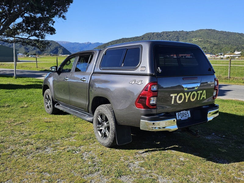 2022 Toyota Hilux SR5 2.8DT 6AT 4WD DCW/4D/5S image 4