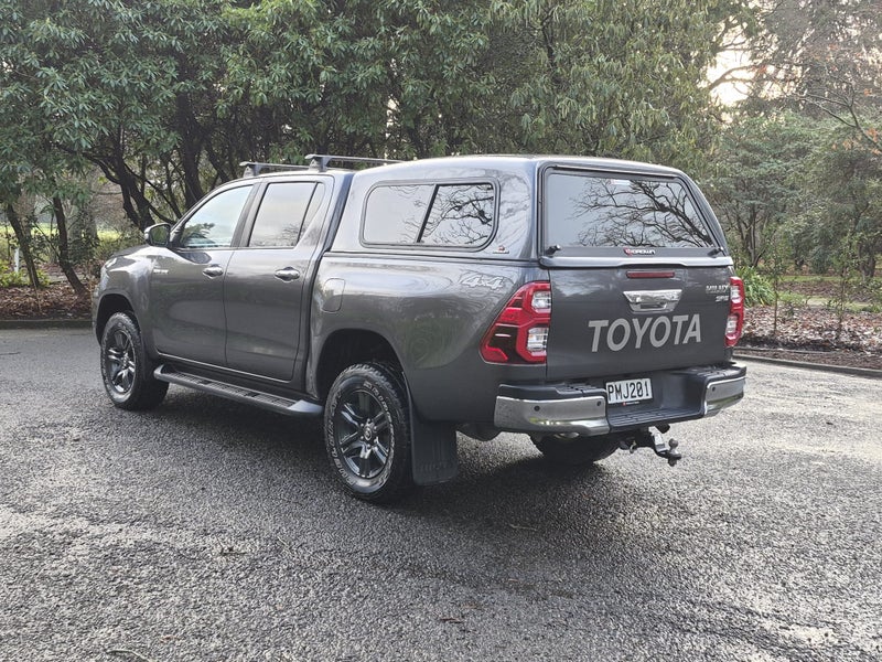 2022 Toyota Hilux SR5 2.8DT 6AT 4WD (JFDTS-SI2) image 4