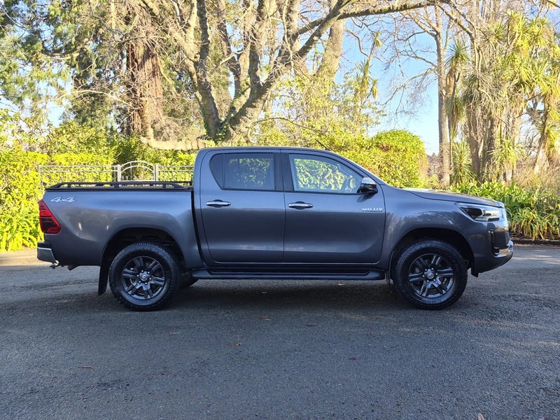 2022 Toyota Hilux SR5 2.8DT 6AT 4WD (JFDTS-SI2) image 2