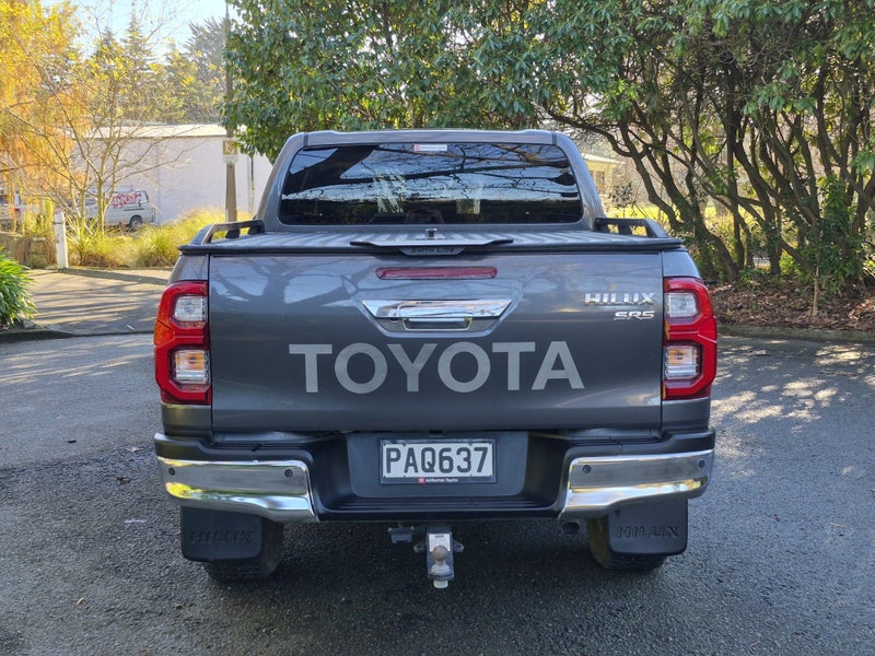 2022 Toyota Hilux SR5 2.8DT 6AT 4WD (JFDTS-SI2) image 4