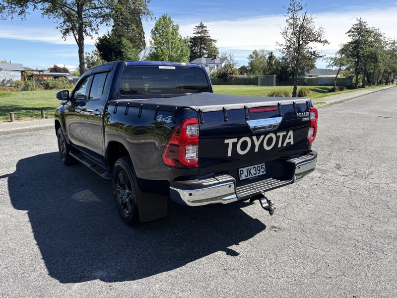 2022 Toyota Hilux SR5 2.8DT 6MT 4WD DCW/4D/5S image 2
