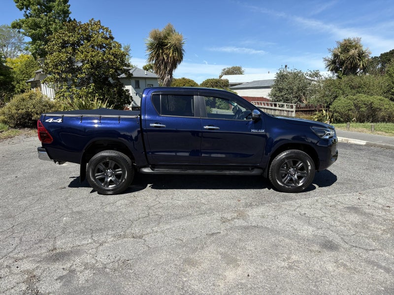 2022 Toyota Hilux SR5 2.8DT 6MT 4WD DCW/4D/5S image 3