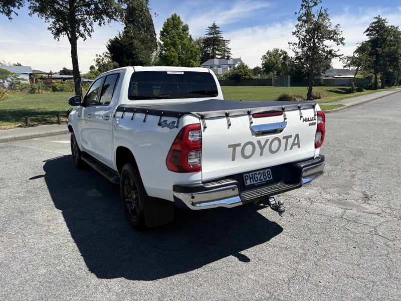 2022 Toyota Hilux SR5 2.8DT 6MT 4WD DCW/4D/5S image 2