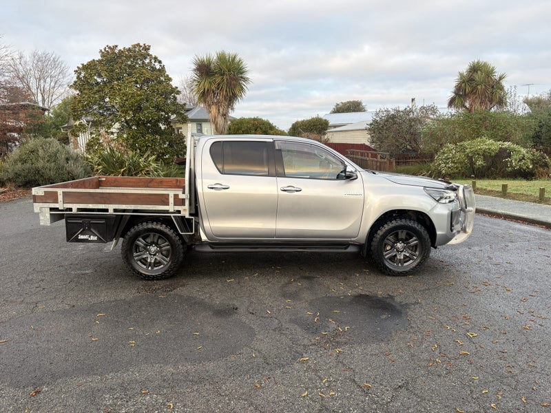 2022 Toyota Hilux SR5 2.8DT 6MT 4WD DCW/4D/5S image 3