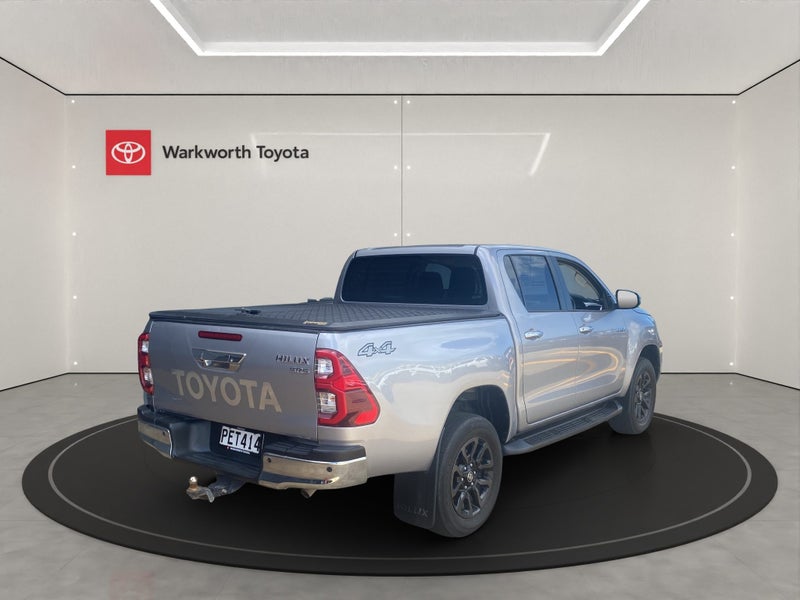 2022 Toyota Hilux SR5 2.8DT 6MT 4WD DCW/4D/5S (... image 3