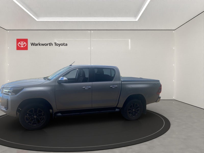 2022 Toyota Hilux SR5 2.8DT 6MT 4WD DCW/4D/5S (... image 5