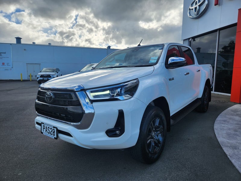 2022 Toyota Hilux SR5 2.8DT Automatic 2WD Doubl... image 3