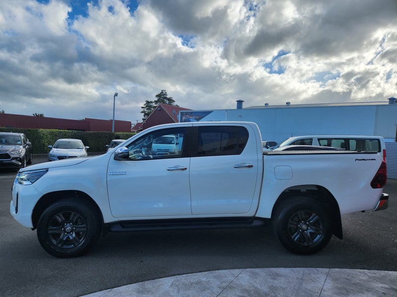 2022 Toyota Hilux SR5 2.8DT Automatic 2WD Doubl... image 5