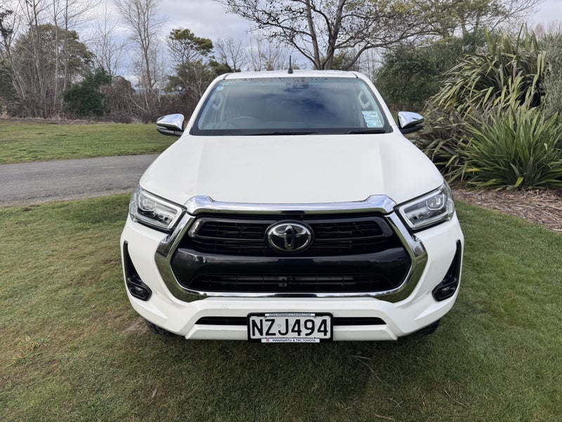 2022 Toyota Hilux SR5 2.8DT Automatic 2WD Doubl... image 2