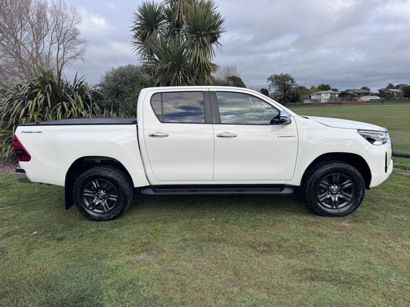 2022 Toyota Hilux SR5 2.8DT Automatic 2WD Doubl... image 5