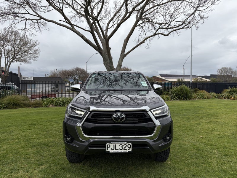 2022 Toyota Hilux SR5 2.8DT Automatic 2WD Doubl... image 2