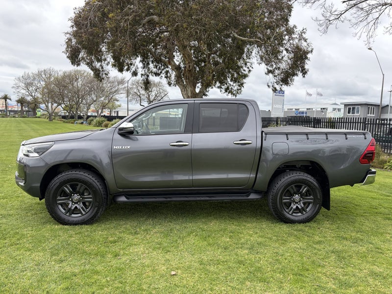 2022 Toyota Hilux SR5 2.8DT Automatic 2WD Doubl... image 5