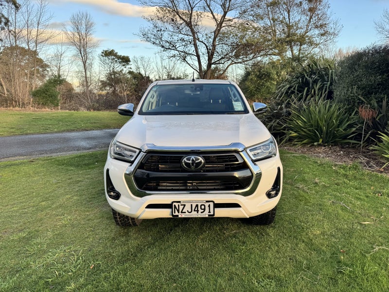 2022 Toyota Hilux SR5 2.8DT Automatic 2WD Doubl... image 2