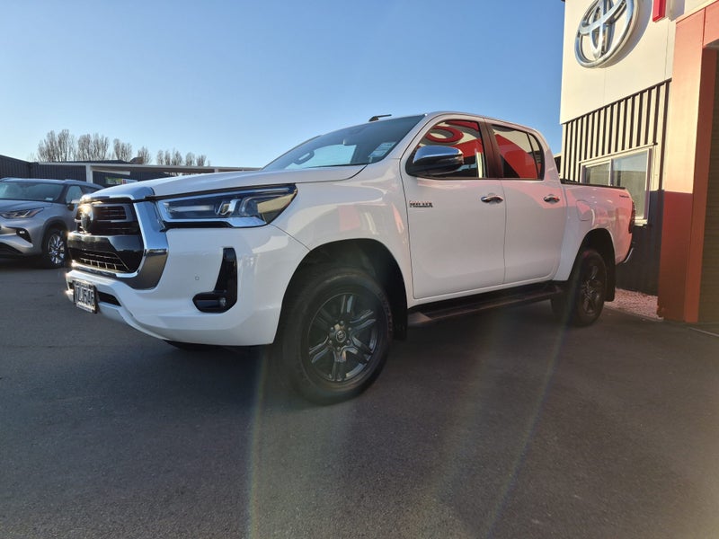 2022 Toyota Hilux SR5 2.8DT Automatic 2WD Doubl... image 4