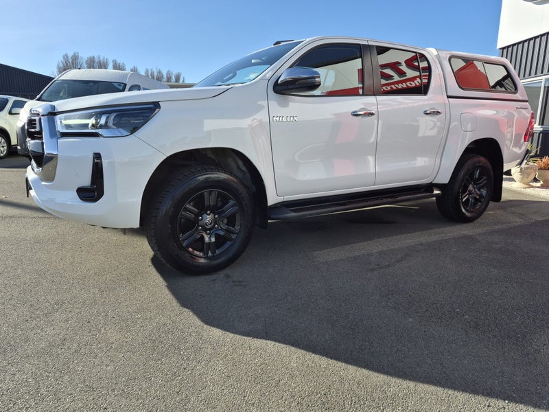 2022 Toyota Hilux SR5 2.8DT Automatic 2WD Doubl... image 4