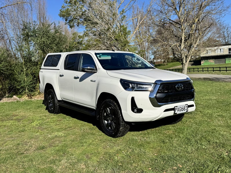 2022 Toyota Hilux SR5 2.8DT Automatic 2WD Doubl... image 3