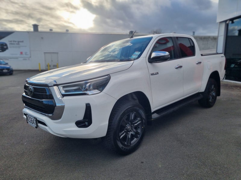 2022 Toyota Hilux SR5 2.8DT Automatic 2WD Doubl... image 3