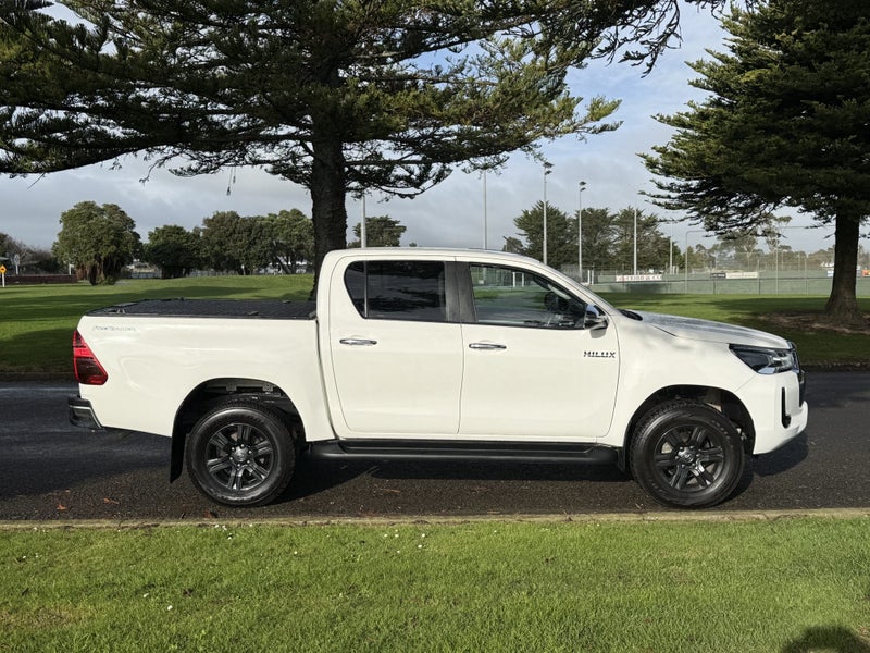 2022 Toyota Hilux SR5 2.8DT Automatic 2WD Doubl... image 2