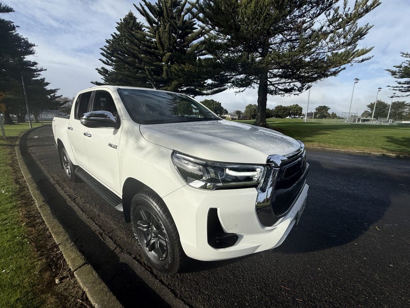 2022 Toyota Hilux SR5 2.8DT Automatic 2WD Doubl... image 5
