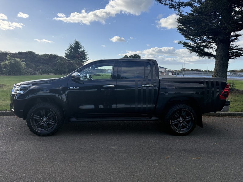 2022 Toyota Hilux SR5 2.8DT Automatic 4WD Doubl... image 2
