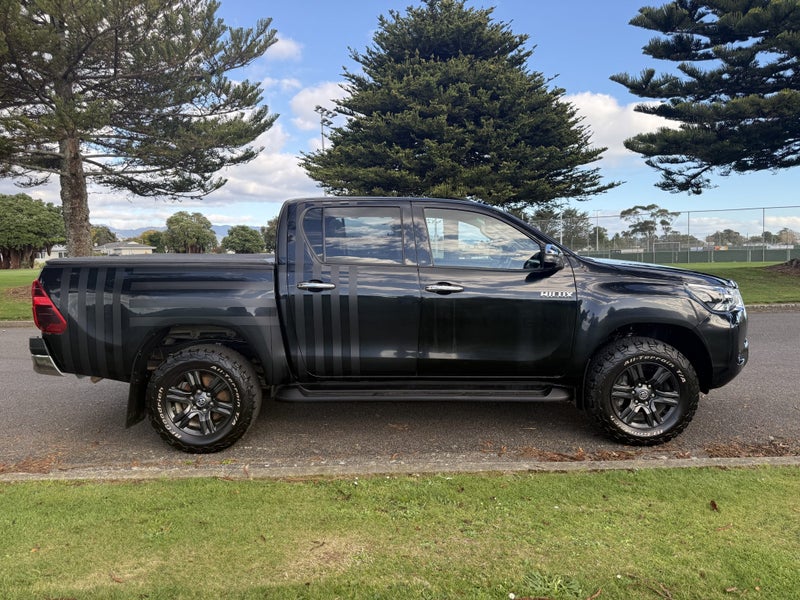 2022 Toyota Hilux SR5 2.8DT Automatic 4WD Doubl... image 5