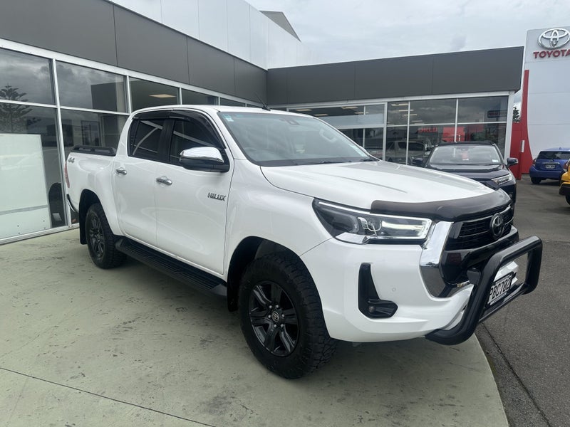 2022 Toyota Hilux SR5 2.8DT Automatic 4WD Doubl... image 5
