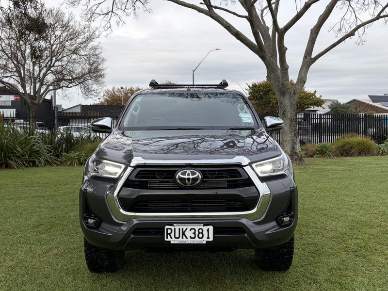 2022 Toyota Hilux SR5 2.8DT Automatic 4WD Doubl... image 2