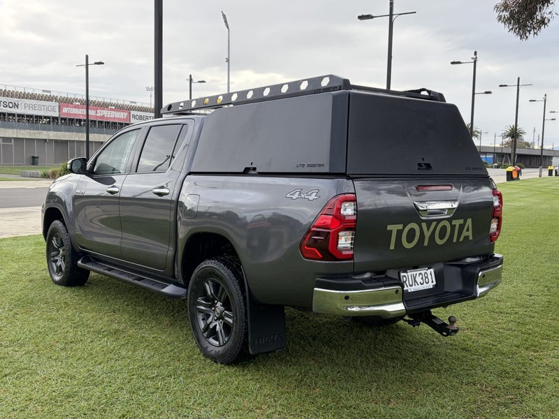 2022 Toyota Hilux SR5 2.8DT Automatic 4WD Doubl... image 5