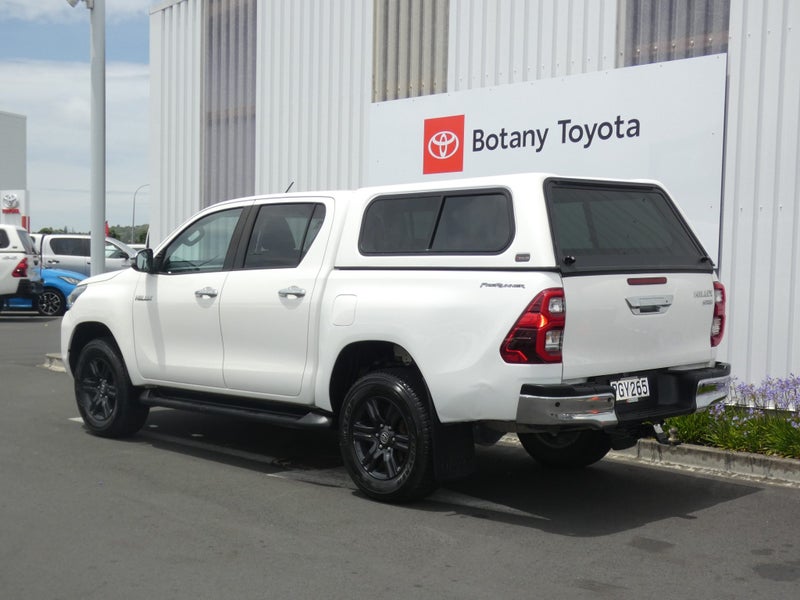 2022 Toyota Hilux SR5 2WD image 2