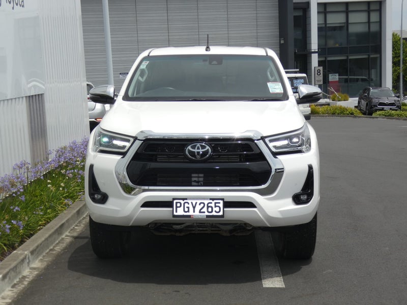 2022 Toyota Hilux SR5 2WD image 4