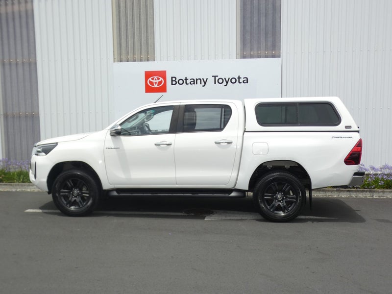 2022 Toyota Hilux SR5 2WD image 5